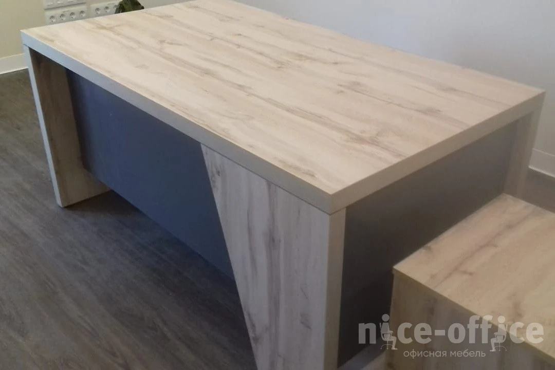 Стол руководителя прямой T-116 пр Торстон фото в интерьере 1