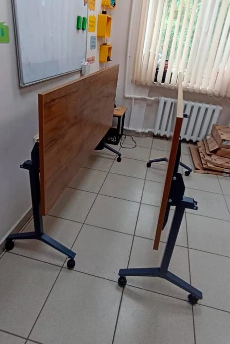 Стол мобильный складной МБ25-160.70 1600x700x750 Моби фото в интерьере 2