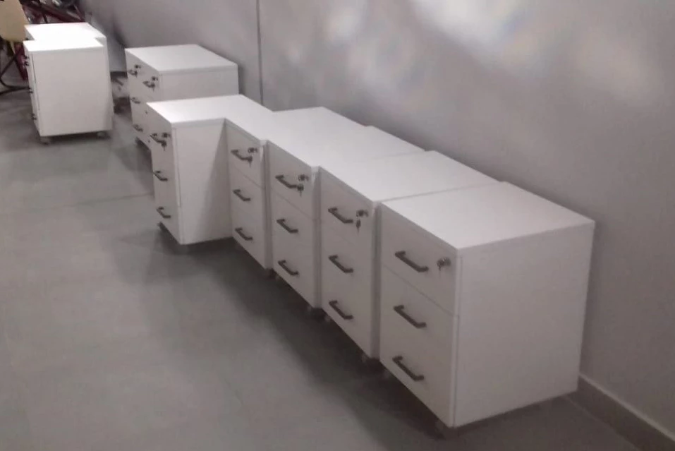 Тумба мобильная 3 ящ. Стандартные колеса 416x460x611 Style Project фото в интерьере 3